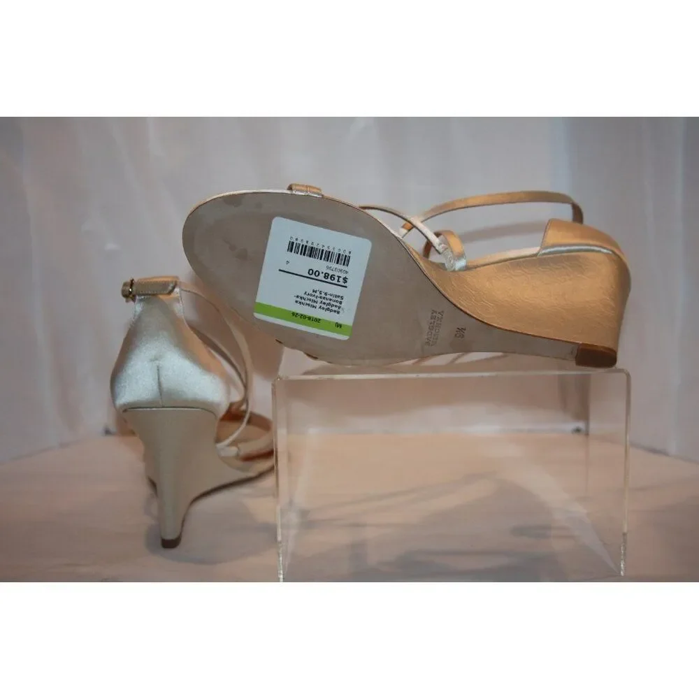Badgley Mischka Bonanza Women's 9.5m ivory satin wedge